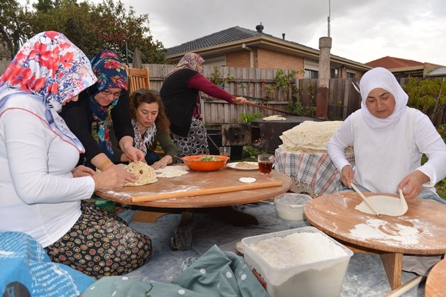 Avustralya’daki Konyalılar "yufka ekmek" geleneğini sürdürüyor 10