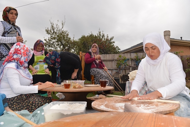 Avustralya’daki Konyalılar "yufka ekmek" geleneğini sürdürüyor 12
