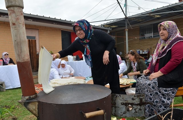 Avustralya’daki Konyalılar "yufka ekmek" geleneğini sürdürüyor 4