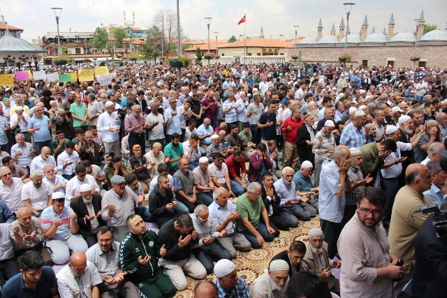 Konya'da Mursi için gıyabi cenaze namazı 13