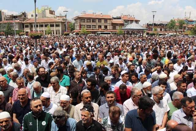 Konya'da Mursi için gıyabi cenaze namazı 14