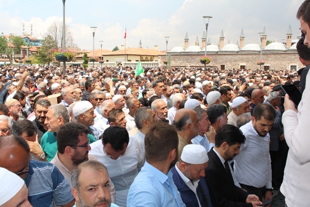 Konya'da Mursi için gıyabi cenaze namazı 15