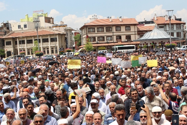 Konya'da Mursi için gıyabi cenaze namazı 29