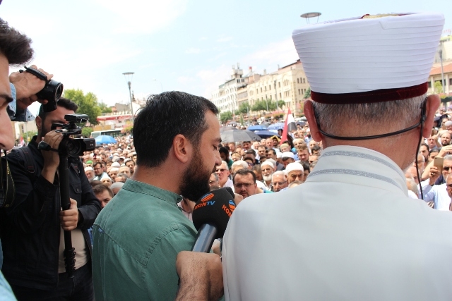 Konya'da Mursi için gıyabi cenaze namazı 30