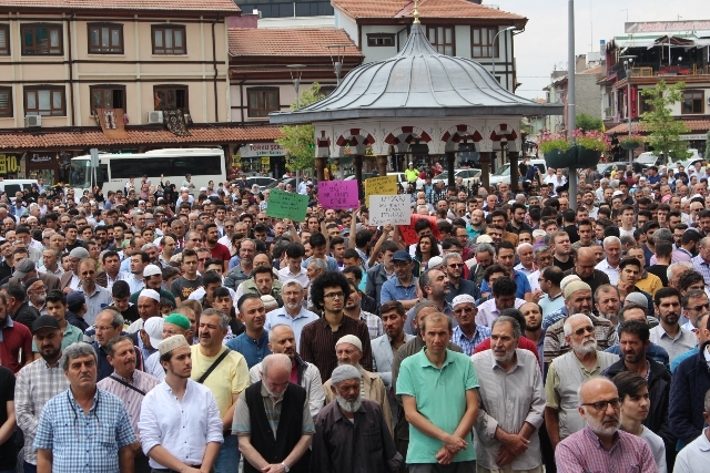 Konya'da Mursi için gıyabi cenaze namazı 5
