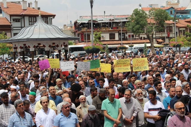 Konya'da Mursi için gıyabi cenaze namazı 8