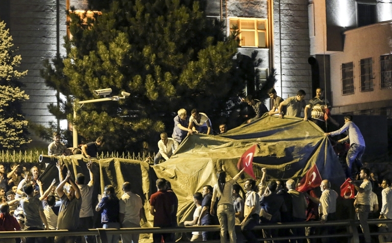 TANKLARA KARŞI DURAN BÜYÜK MİLLET (Az bilinen fotoğraflar) 20