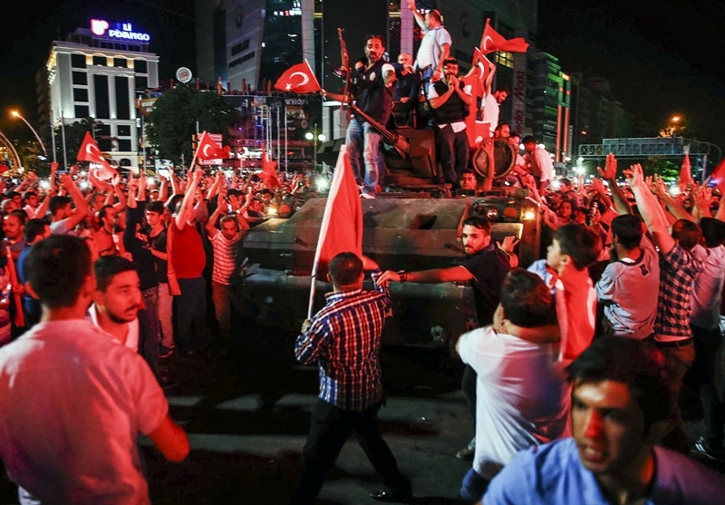 TANKLARA KARŞI DURAN BÜYÜK MİLLET (Az bilinen fotoğraflar) 8