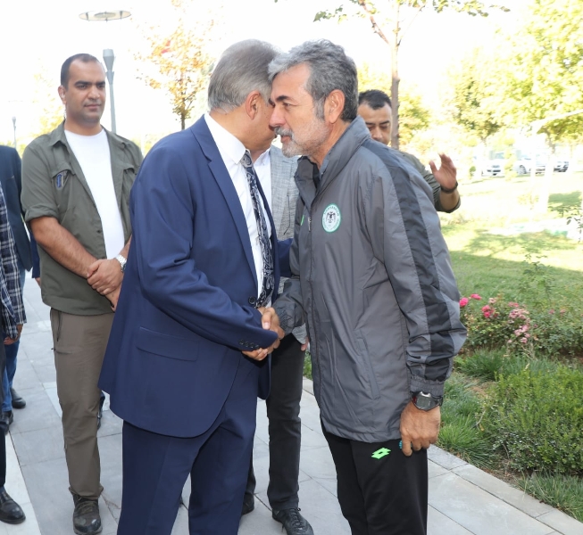 Vali Cüneyit OrhanToprak: Fanatik Konyasporluyum