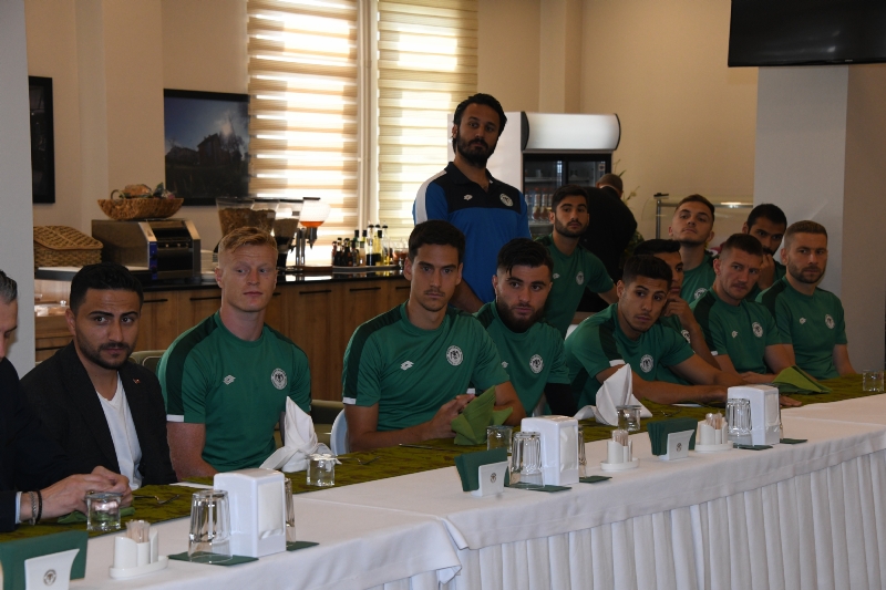 Vali Cüneyit OrhanToprak: Fanatik Konyasporluyum 13