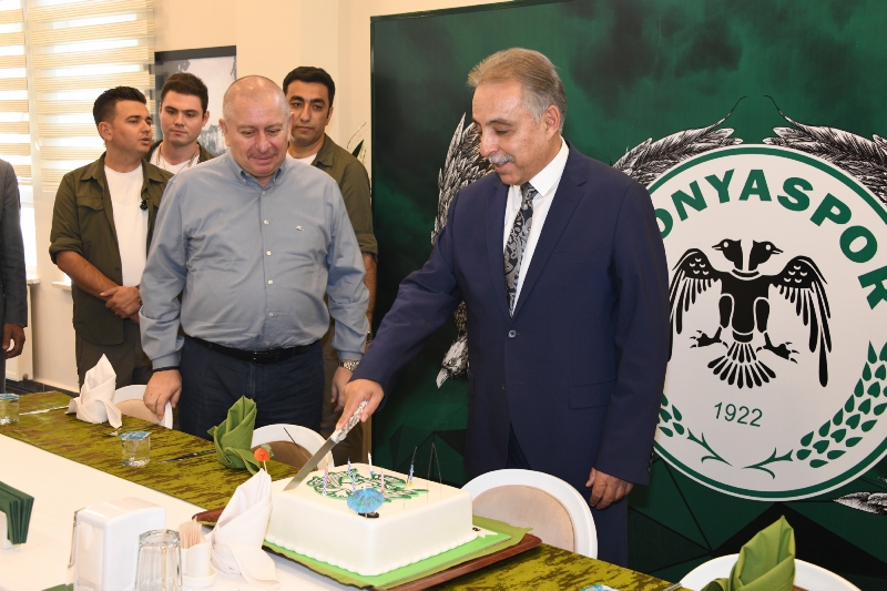 Vali Cüneyit OrhanToprak: Fanatik Konyasporluyum 20