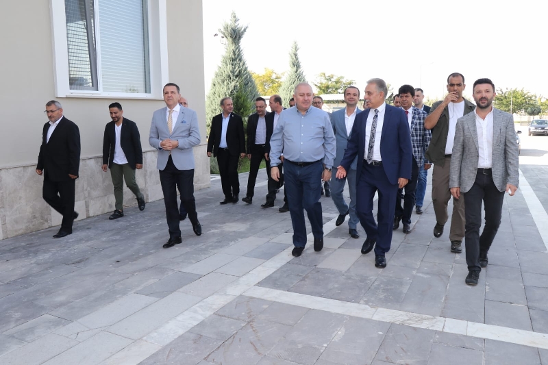 Vali Cüneyit OrhanToprak: Fanatik Konyasporluyum 25