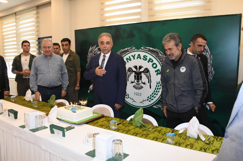 Vali Cüneyit OrhanToprak: Fanatik Konyasporluyum 7