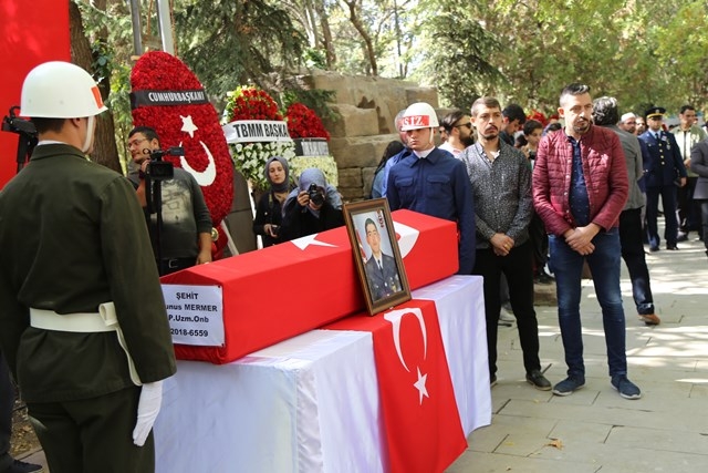 Şehit Uzman Onbaşı Mermer son yolculuğuna uğurlandı 17