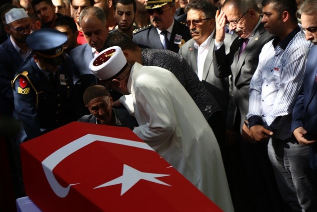 Şehit Uzman Onbaşı Mermer son yolculuğuna uğurlandı 21