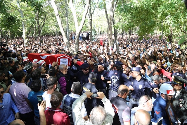 Şehit Uzman Onbaşı Mermer son yolculuğuna uğurlandı 26