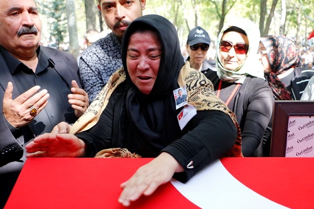 Şehit Uzman Onbaşı Mermer son yolculuğuna uğurlandı 4