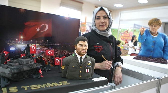 Büst pastalar ilgi odağı oldu 11