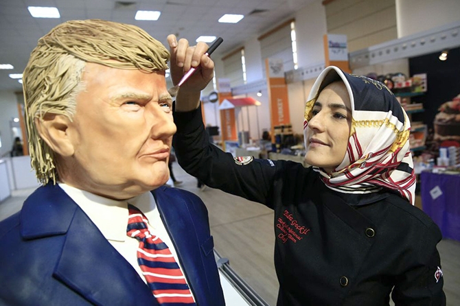 Büst pastalar ilgi odağı oldu 12