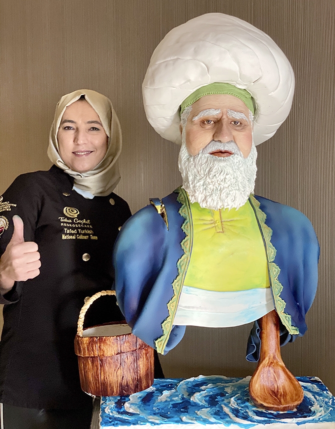 Büst pastalar ilgi odağı oldu 17