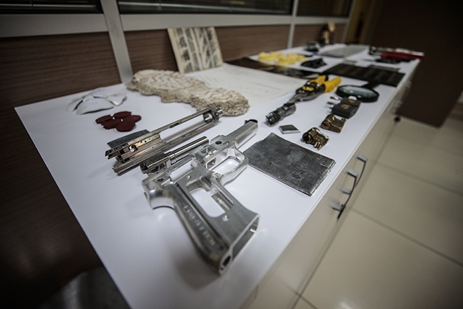 Kriminal polisleri 'dilsiz tanık'ları konuşturuyor 34