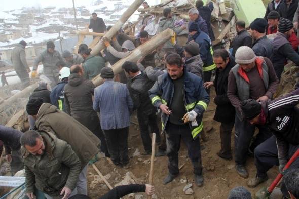 İran'daki deprem Van'da hissedildi! 9 vatandaşımız hayatını ka 2