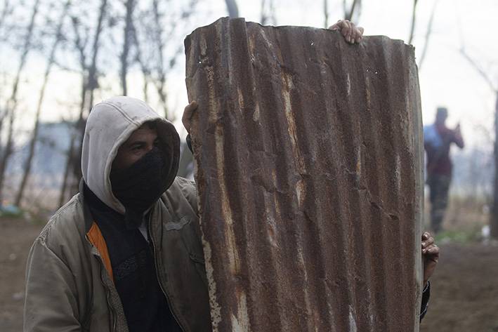 Yunanistan sığınmacılara gaz bombası ve tazyikli suyla müdahale etti 23