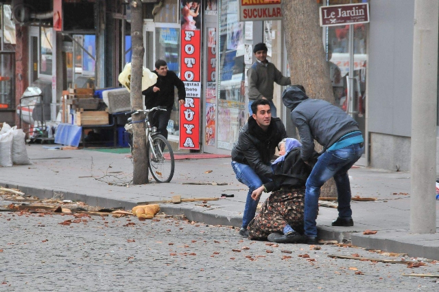 Akşehirde şiddetli lodos 2