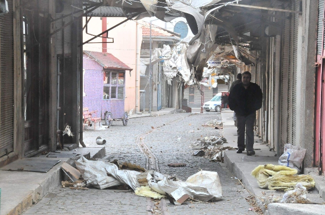Akşehirde şiddetli lodos 3