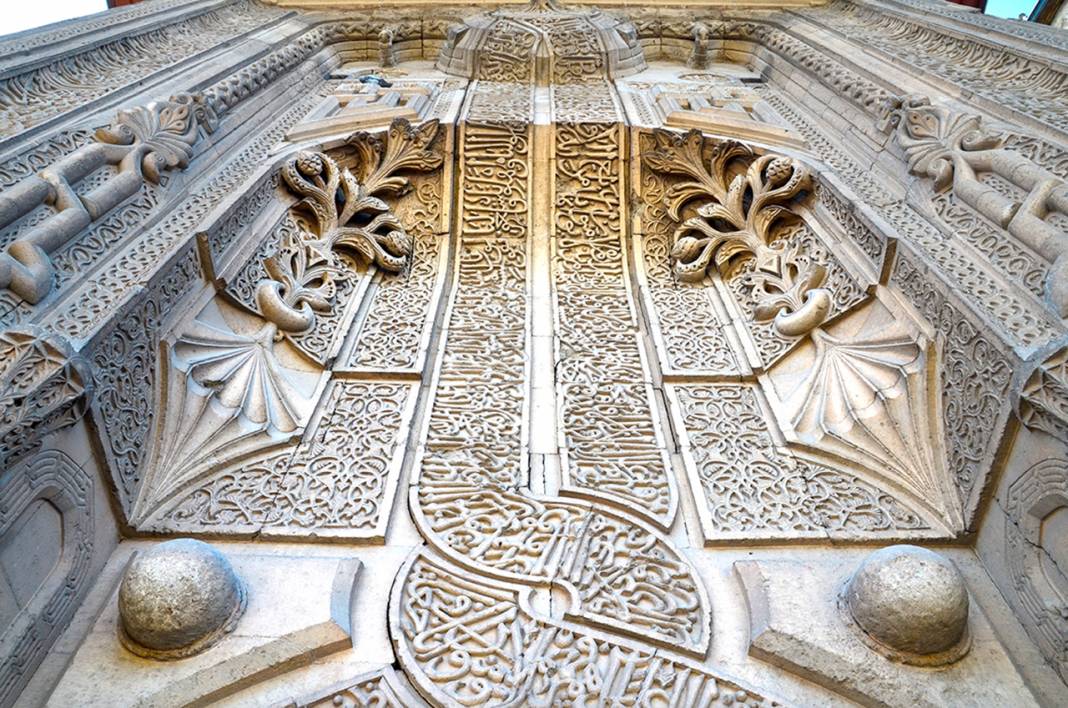 Konya'nın sanat şaheseri! İnce Minareli Medrese 12