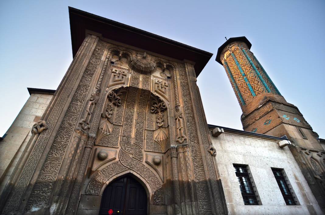 Konya'nın sanat şaheseri! İnce Minareli Medrese 4
