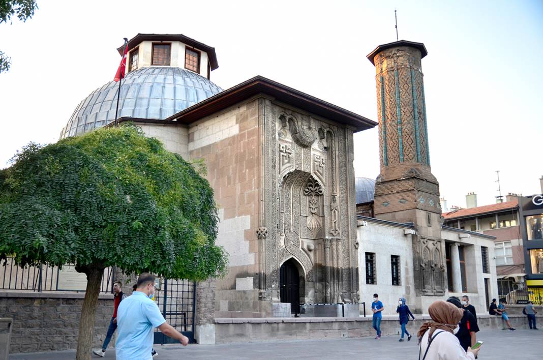 Konya'nın sanat şaheseri! İnce Minareli Medrese 7