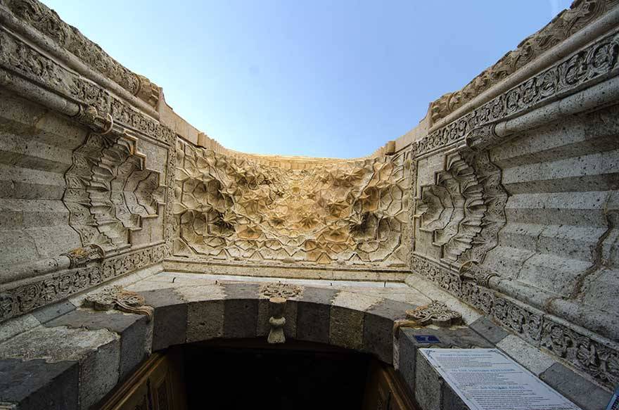 Konya'nın en büyük eserlerinden biri Beyşehir Eşrefoğlu Camii ilk günkü ihtişamını koruyor 11