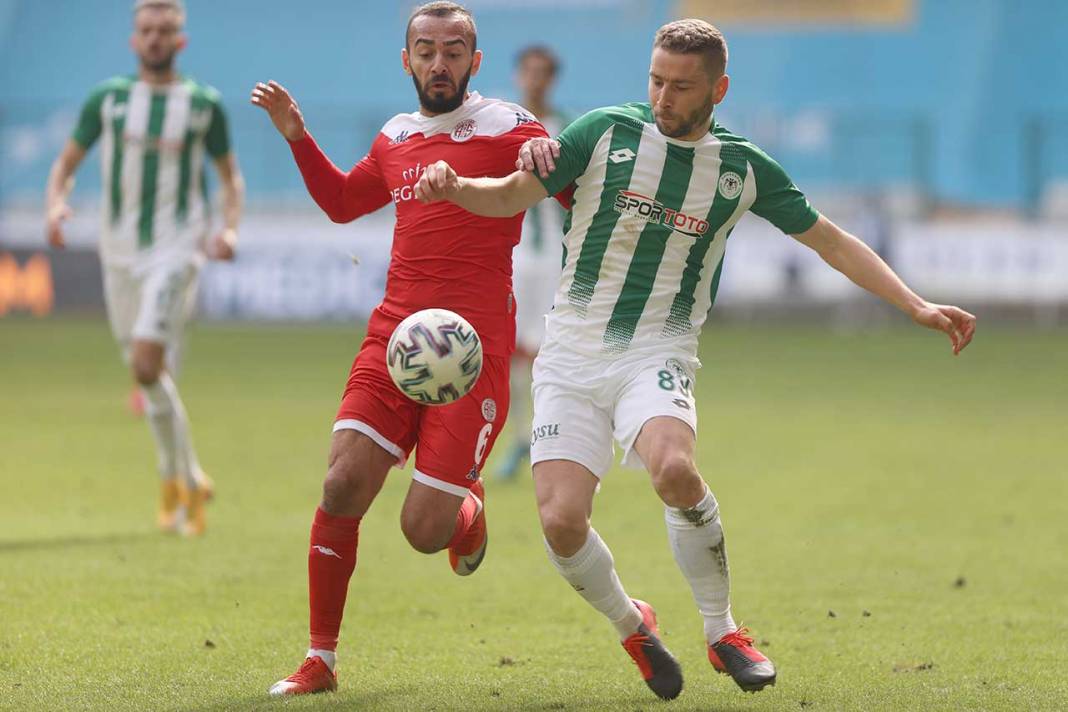 Konyaspor'u Antalyaspor karşısında ipten alan 2 olay 6