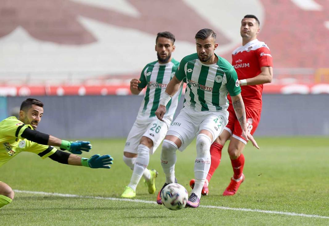 Konyaspor'u Antalyaspor karşısında ipten alan 2 olay 7