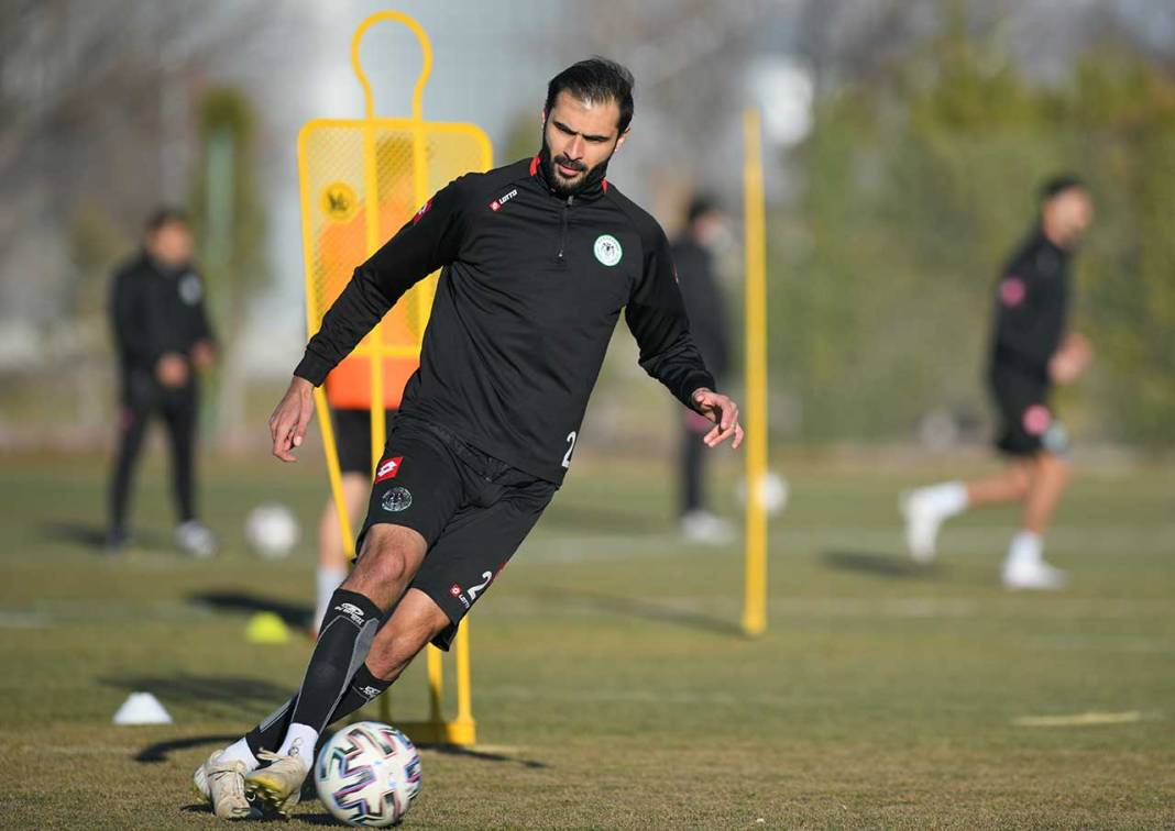 Konyaspor antrenmanında dikkat çeken detaylar 1