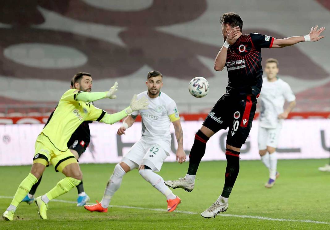 İsmail Kartal yine bir şey deniyor! Konyaspor-Gençlerbirliği maçından geriye kalanlar 1