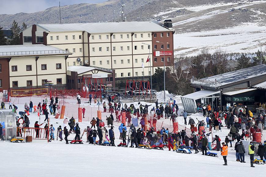 Kayak merkezlerinde doluluk yüzde 100! Kısıtlama da tedbir de hak getire 8