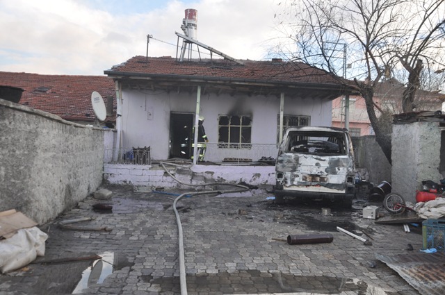 Cinayet sonrası mahalleyi ateşe verdi 5