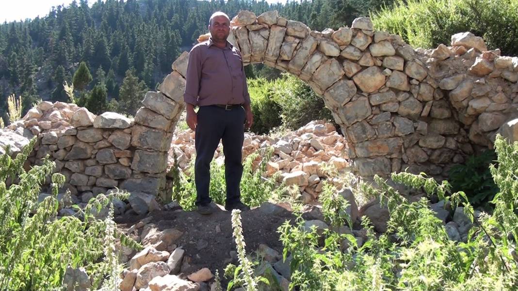 Konya ve Antalya arasında uğrak noktasıydı! Defineciler tarihi Nodar Han'ı talan etti 10