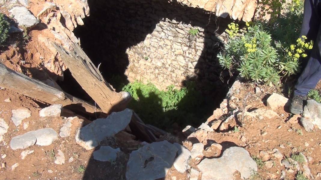 Konya ve Antalya arasında uğrak noktasıydı! Defineciler tarihi Nodar Han'ı talan etti 8