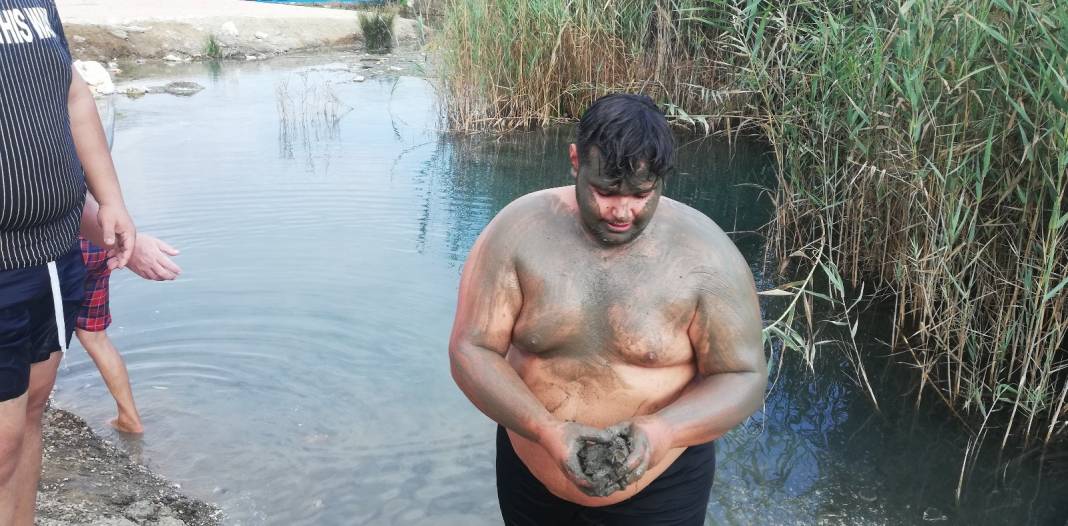 Cilt hastalığı olanlar Burguç Şifalı Su Havuzu'na koşuyor 12