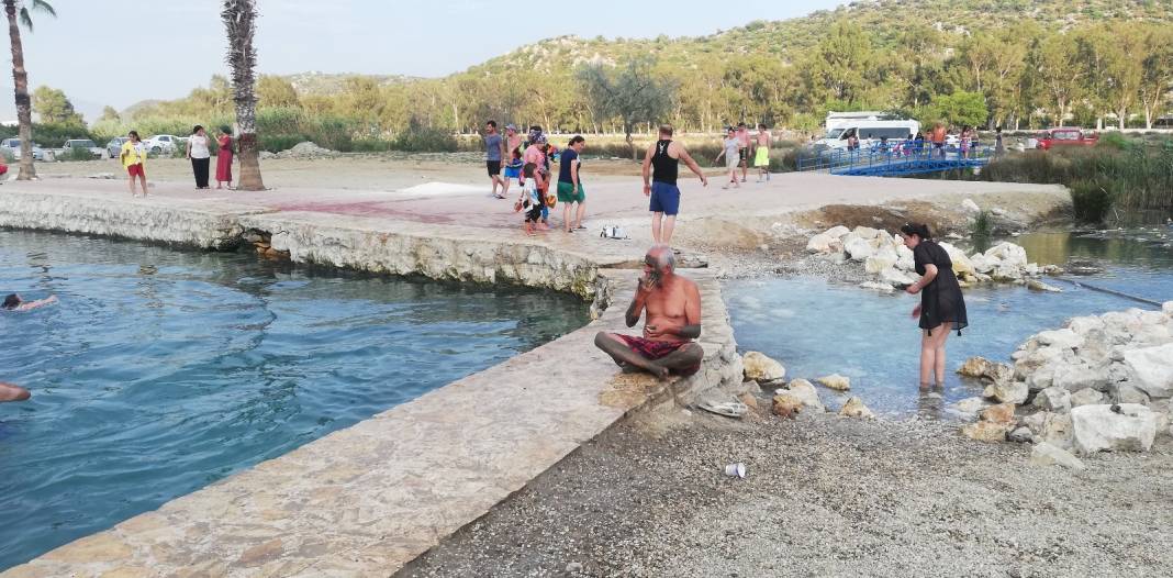 Cilt hastalığı olanlar Burguç Şifalı Su Havuzu'na koşuyor 14