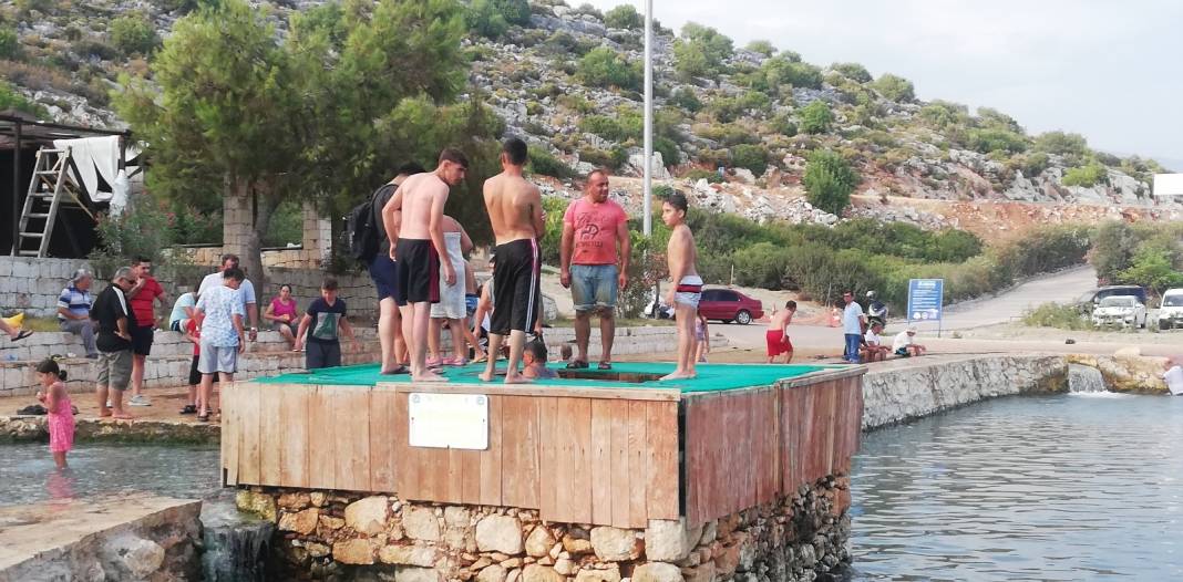 Cilt hastalığı olanlar Burguç Şifalı Su Havuzu'na koşuyor 9