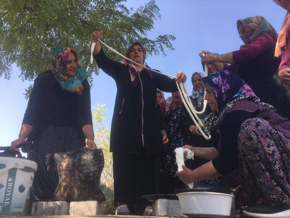 Konyalı kadınlar bir araya geldi ve sonuç mükemmel! 8 farklı çeşit peynir yaptılar 3