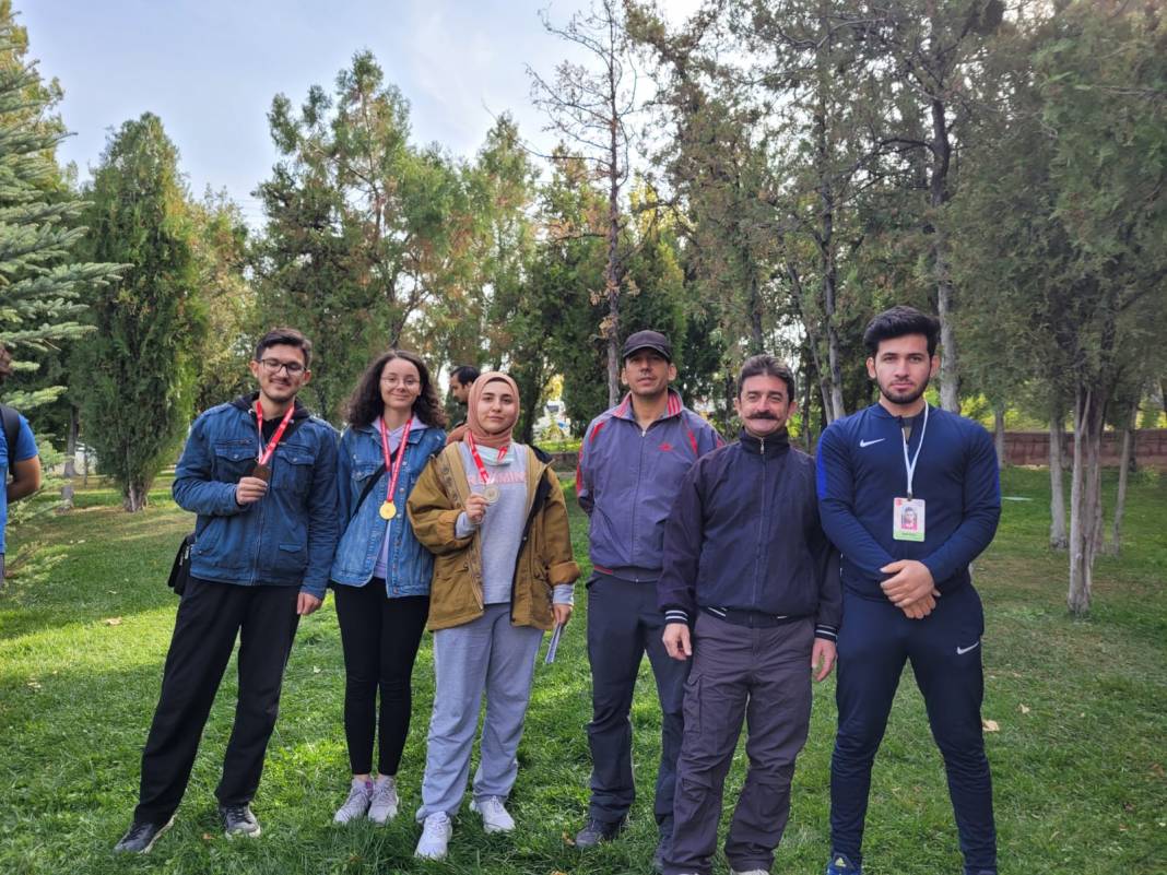 Konya'da düzenlenen sportif etkinliğe kundaktaki bebeğiyle geldi 5