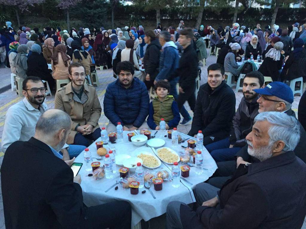 Konya Selçuk Üniversitesi İslami İlimler Fakültesi iftarda buluşturdu 11