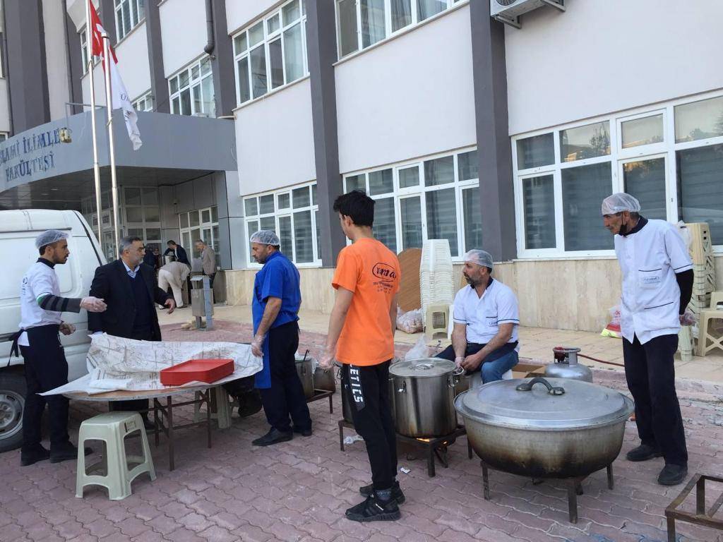 Konya Selçuk Üniversitesi İslami İlimler Fakültesi iftarda buluşturdu 5