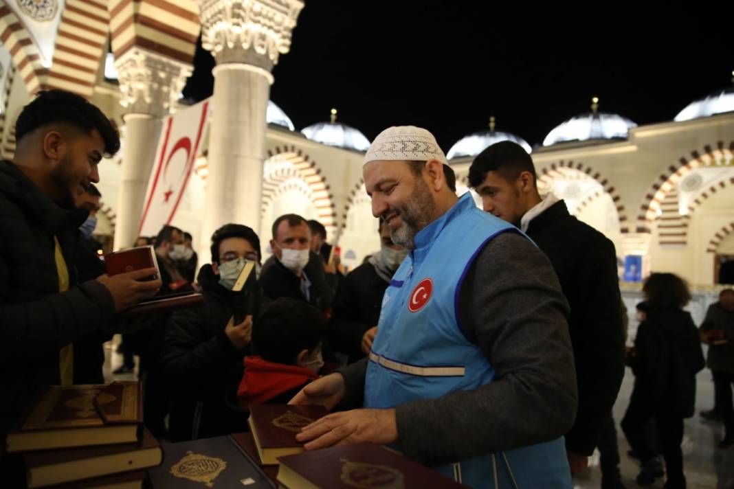 Türkiye Diyanet Vakfı 85 ülkede 1,5 milyon Kur’an-ı Kerim hediye etti! Kur'an bağışı nasıl yapılır? 13