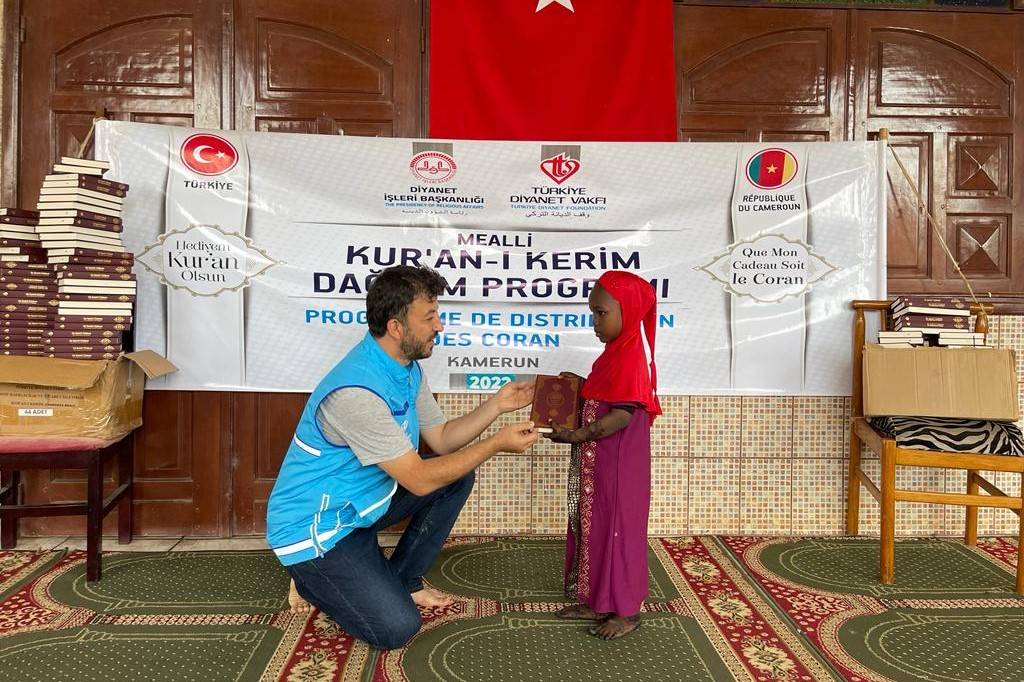 Türkiye Diyanet Vakfı 85 ülkede 1,5 milyon Kur’an-ı Kerim hediye etti! Kur'an bağışı nasıl yapılır? 14